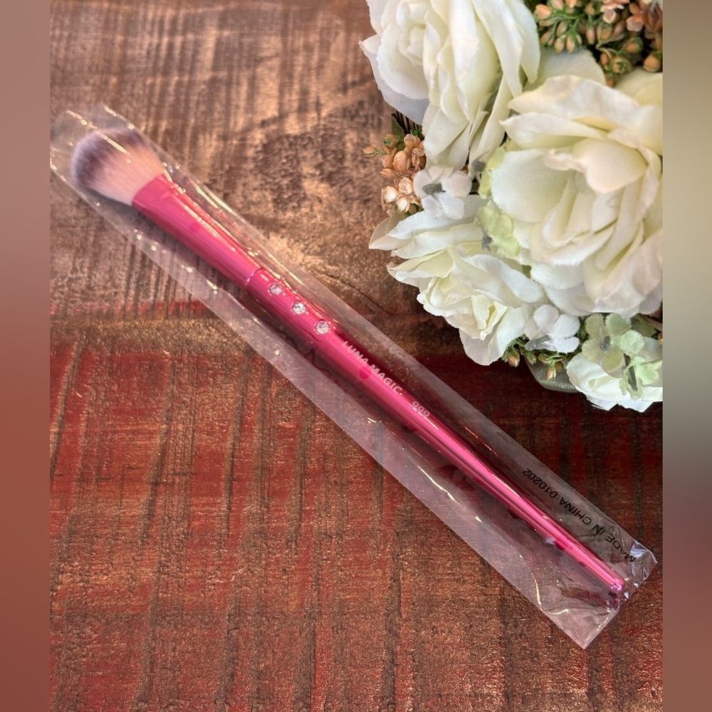 New LUNA MAGIC Superstar: 999 HIGHLIGHTER Brush!